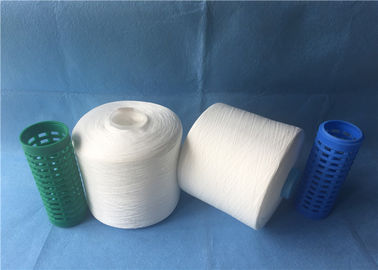 Bereiten Sie gesponnenes Polyester-Garn 20/2 des Jungfrau-rohe Weiß-100 mit gefärbtem Plastikkegel auf