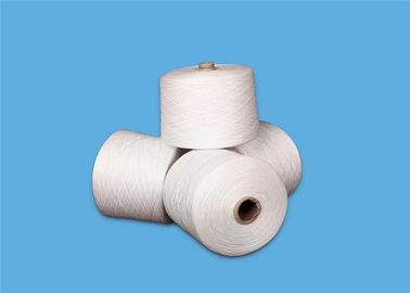 Rohes weißes Jungfrau-Polyester gesponnenes Garn 80/3 auf Papierkegel für nähende Kleidung