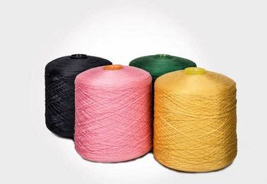 China Polyester 100% gesponnenes nähendes Garn 60/2 im Plastikfärbungs-Rohr von der Farbkarte fournisseur