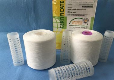 Rohes Polyester des Weiß-100 spann Garn/Polyesternähgarn auf Kunststoffrohr