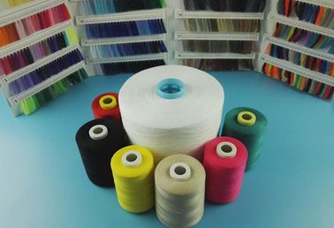 China Hohe Torsion der Torsions-Z spann Polyester-Faden 50/2 40/2 30/2 gefärbt mit weniger Knoten fournisseur