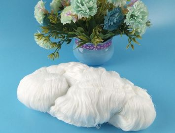 China 40/2 50/3 halb stumpfe helle 100% gesponnene Polyester-Garn-Knäuel für Nähgarn fournisseur