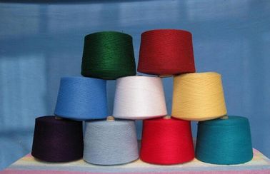 China Polyester-Nähmaschine-Faden-Jungfrau-Ring gesponnenes farbiges Garn 20/2 30/2 40/2 50/2 60/2 fournisseur
