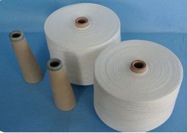 China gesponnenes Polyester-Kern gesponnenes Garn 30S 100% Ring für das Stricken, industrieller Faden TFO für das Nähen fournisseur