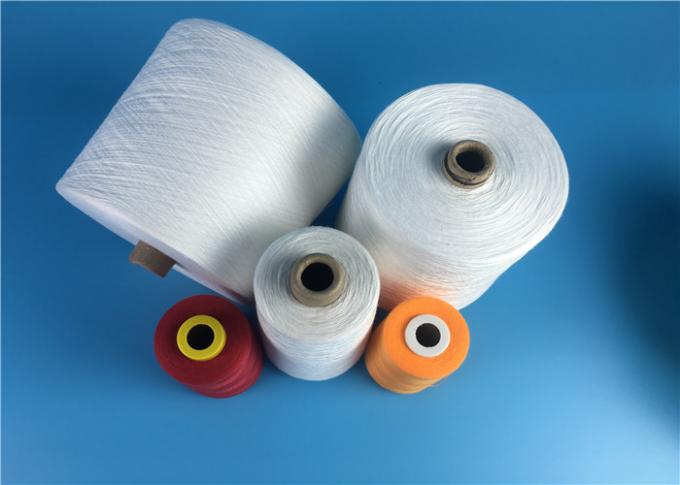 Rohes weißes Polyester 100% spann des Polyester-Garn-30s/2 Garne für Kleiderdas nähen